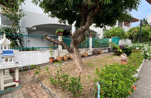 Nimman House | Poon house @ Nimman Walk to Cafés, Bars & MAYA