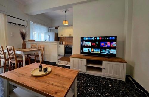Rafina-Pikermi Apartment | Port Hub 10 min & Airport Hub 20 min