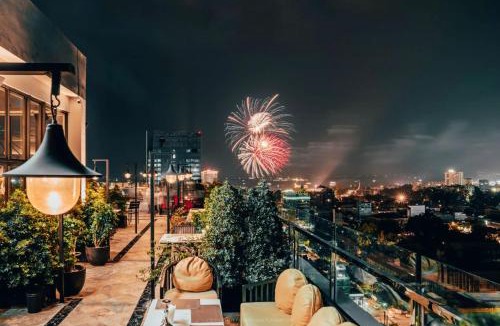 Phnom Penh City Centre Hotel | Poulo Wai Hotel, Trademark Collection by Wyndham