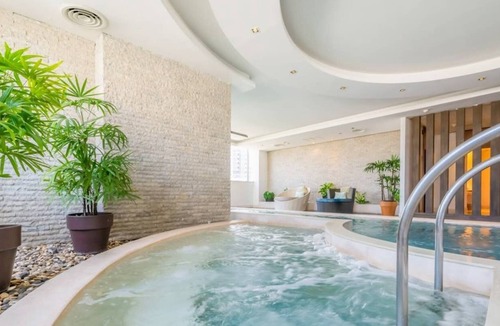 Phra Khanong Nuea Condo | Premium Suite near BTS Phrakhanong住宅套房 U8