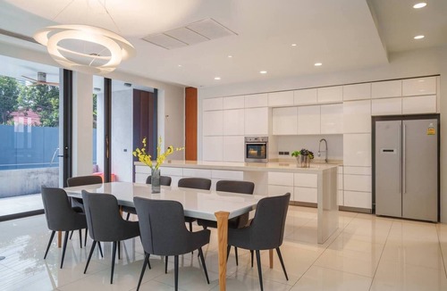 Ekkamai Villa | Premium 6BR Ekkamai Villa With Pool & Home Theatre