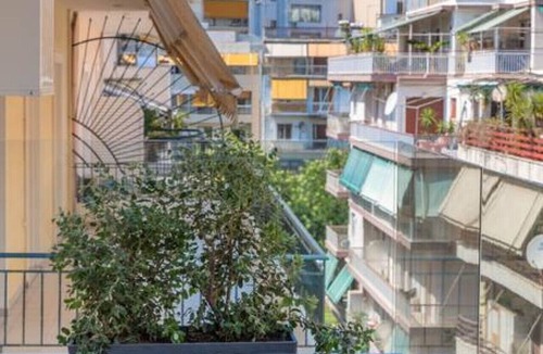 Kinosargous Apartment | Premium Retreat w/Patio, Parking & Acropolis View