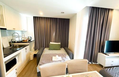 Saen Suk Apartment | Premium Suite Corner Room & The Blu X Bangsaen