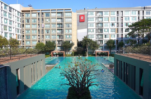 Chiang Mai Apartment | Prime Location, Poolside Apt Next to Central Mall