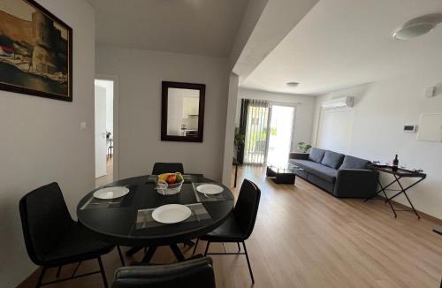 Ayios Dhometios Apartment | Prince Boutique Apartment/1BR