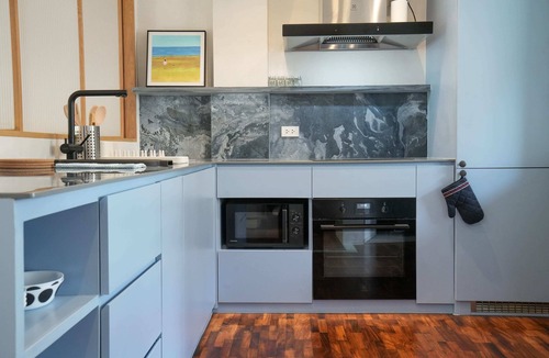 Bouvet Island House | Private 3-Bed Ensuite w/bath Townhouse BTS OnNut