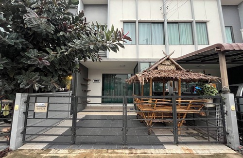 Pak Kret House | Private 3 bedrooms Townhouse in Nonthaburi Full privacy, no shared indoor spaces