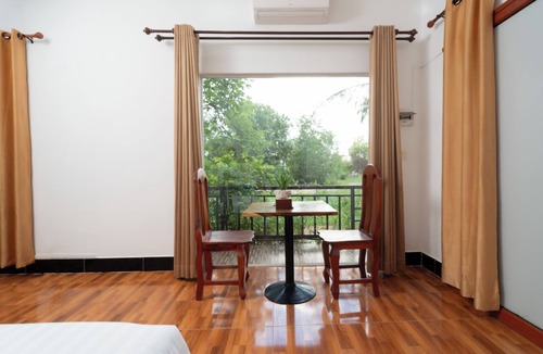 Siem Reap House | Private 3BR Lodge, Kitchen & BBQ, 2 km from Pub Street