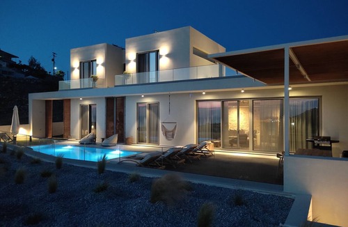 Panormos Villa | Private 4 bedroom Villa with private pool, above the sea!
