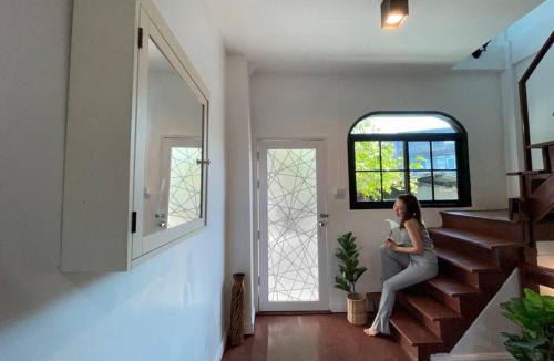Banglamphu Apartment | Private house with Pagoda view, near Grand Palace