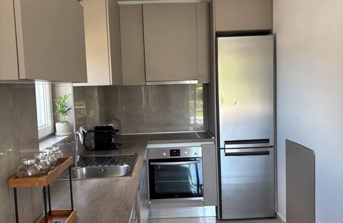 Nea Propontida House | Private Luxury Villa! Free Parking, Spacious Garden, Stylish Fireplace