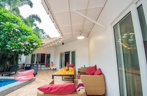 Pratumnak Hill Villa | Private Pool 3B villa Snooker Karaoke Beach 200m