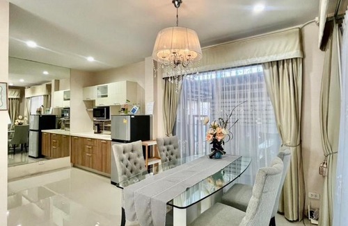 Kamphaeng Phet Apartment | Private pool villa