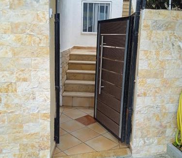 Lavreotiki House | PRIVATE SEASIDE GUEST HOUSE.