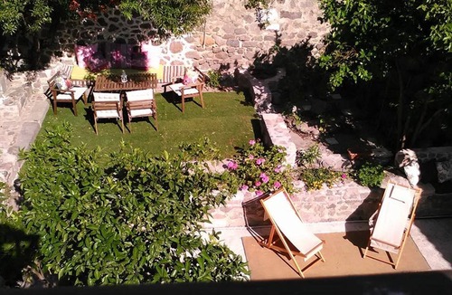 Mithimna House | Private Villa est.1750!Spacious and very quiet, for families, groups, workshops.