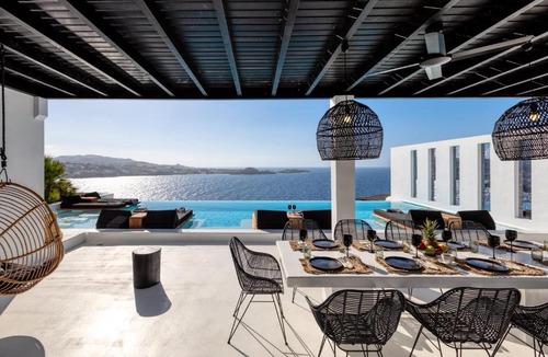 Paraga Villa | Psarou Black Villas