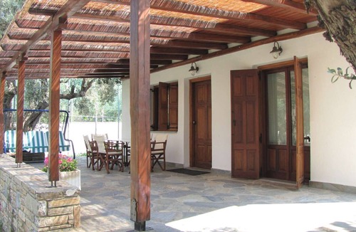 Lefokastron Apartment | Quiet Beachside Spacious Bungalows + Amazing Seaview + Pool