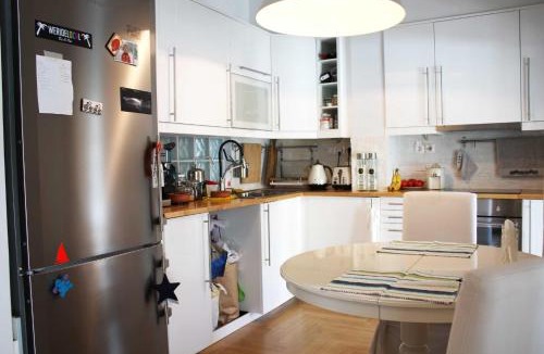 Ilisia Apartment | Quiet, central, on airport metro and bus line