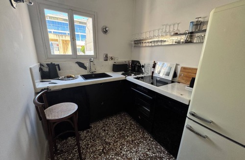 Kypseli Apartment | Quiet Designer Home, 2BR, Sunset Balcony Kypseli