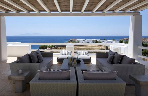 Paradise Villa | R 3228 Villa Hakon With Air-conditioning ,Plunge pool & Safe box.