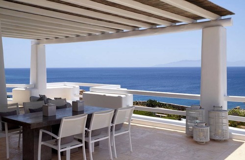 Paradise Villa | R 3228 Villa Hakon With Air-conditioning ,Plunge pool & Safe box.