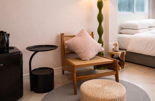 Ban Bang Saen Hotel | R4R RoomforRest Boutique Hotel Bangsaen Beach