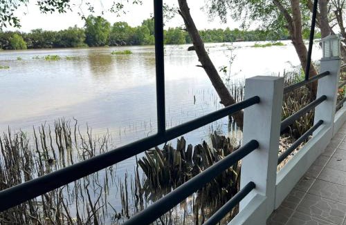 Bang Khla House | Rainbow Arokaya Holistic Longevity Wellness Resort - Riverfront Room
