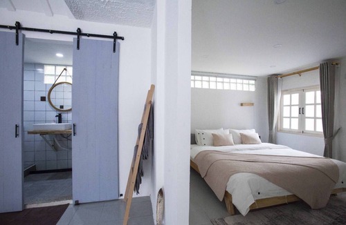 Ratchadaphisek House | Ratchada Retreat - Boutique Homestay/MRT/Night Market