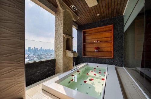 Ratchadaphisek Apartment | Ratchada View Residence , Near The street ratchada