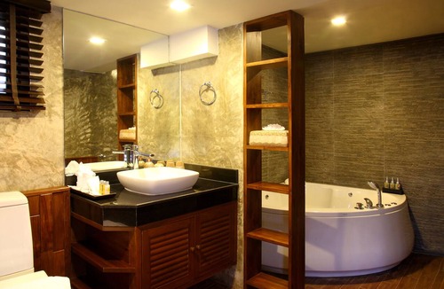 Cha-am Hotel | Raya Resort Beach front - The Most Green Resort in Cha-am