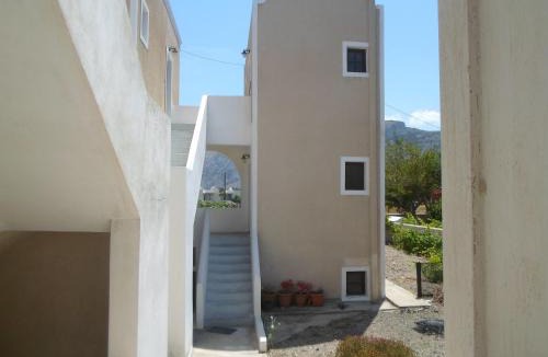 Kamari Apartment | Relax on Santorini