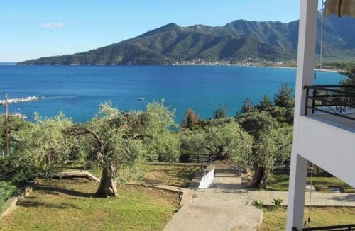 Golden Beach Apartment | Relaxing Stay with Terrace and Aegean Sea View