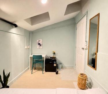 Bangkok Central Business District House | Ren Asoke l 8 min to BTS&MRT central Sukhumvit