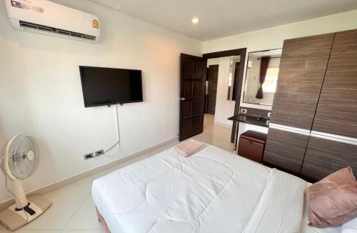 South Pattaya Apartment | RENOVATED 1 Bedroom Condo in Park Lane