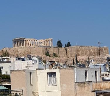 Koukaki Apartment | Renovated Studio with Roof Garden access, 15 m walk to Acropolis