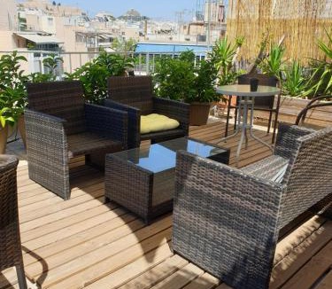 Koukaki Apartment | Renovated Studio with Roof Garden access, 15 m walk to Acropolis