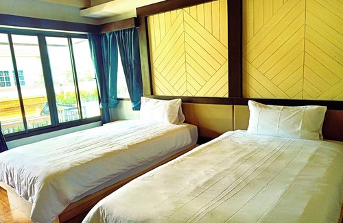 Ban Mut Dok Khao Hotel | Resort Thalang