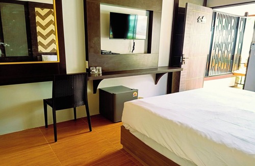 Ban Mut Dok Khao Hotel | Resort Thalang