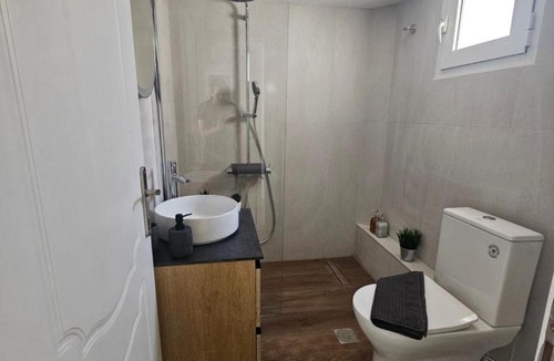 Perea Villa | Rest & Nest Luxury Maisonette with Private Garden