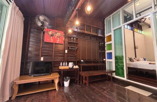 Nong Chaeng House | Reuan Vilawan Waterfront