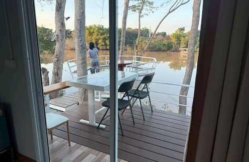 Uttaradit Villa | Rim Nam Ozone Homestay
