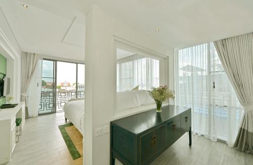 Phra Borom Maha Ratchawang Hotel | Riva Arun Bangkok