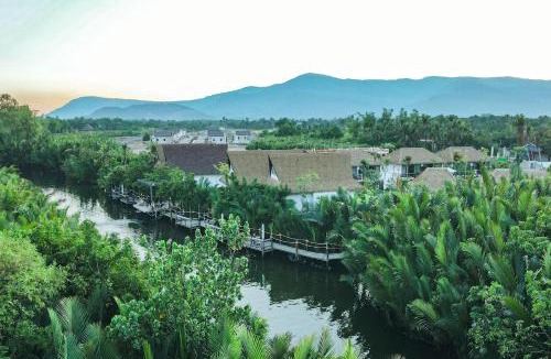 Kampot Resort | RiverTree Villa & Resort