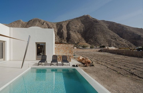 Perissa Villa | Rizes Villas with private pool- Vinsanto Villa