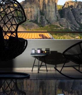 Kalambaka Apartment | Rock State View - Unique Overlooking Meteora Flat