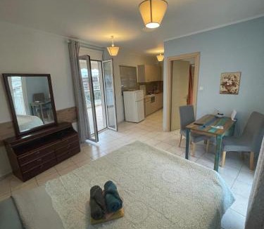 Zavlani Apartment | Roksana