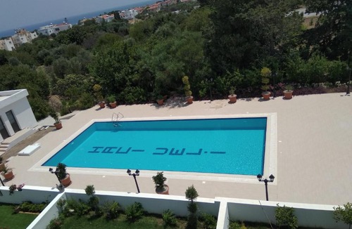 Karavas Apartment | Romantic Apartment near the Casino and Sea