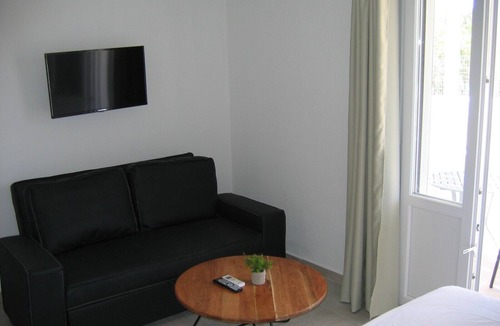 Plaka Apartment | Romantic modern studio C on the ground floor - 2 min. from Plaka beach, Naxos