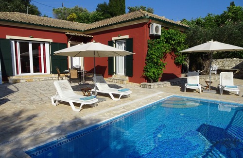 Agios Ioannis Villa | Romantic Villa, central location, priv. pool, sun terrace, 10 mins to the beach!