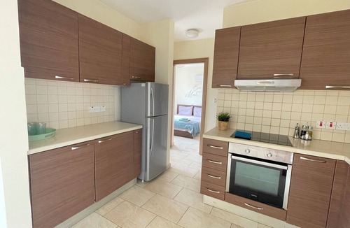 Chlorakas Apartment | Roof Terrace Heaven with Sea View